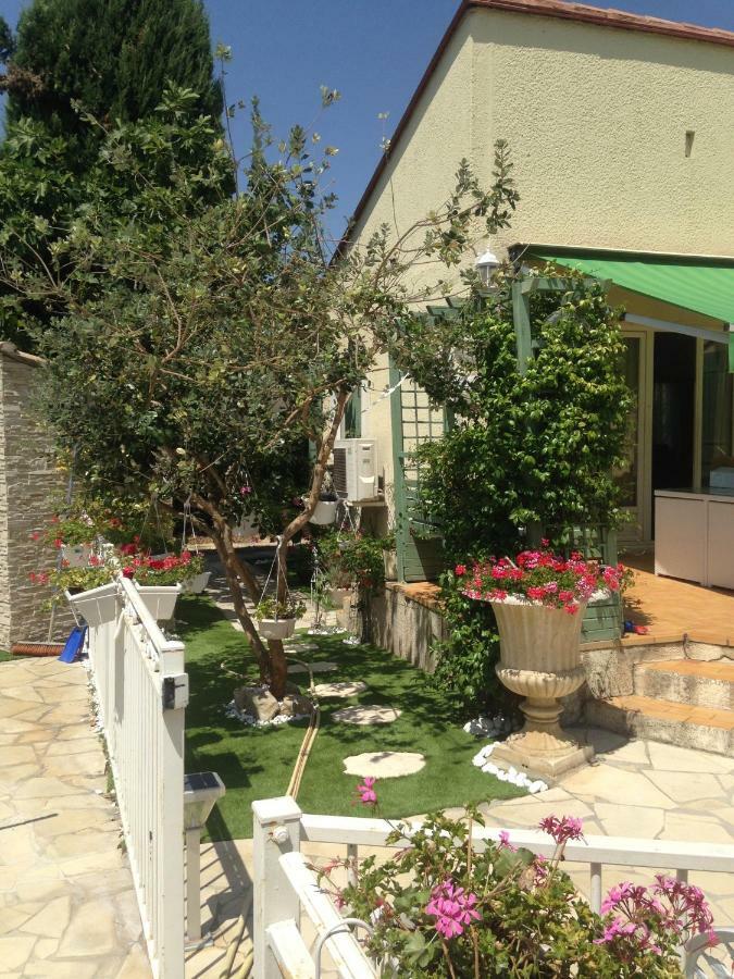 Charmant Studio A Uchaud 外观 照片